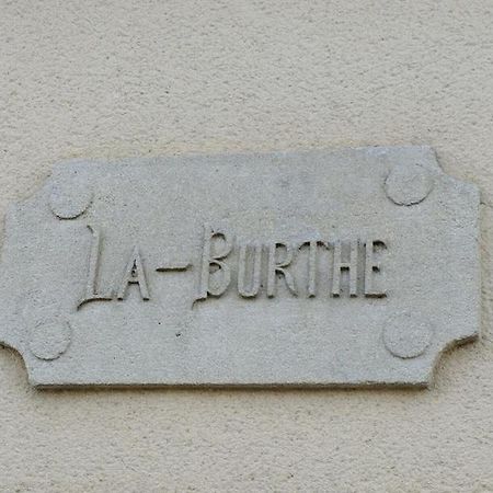 Gite La Burthe Monprimblanc Exteriör bild